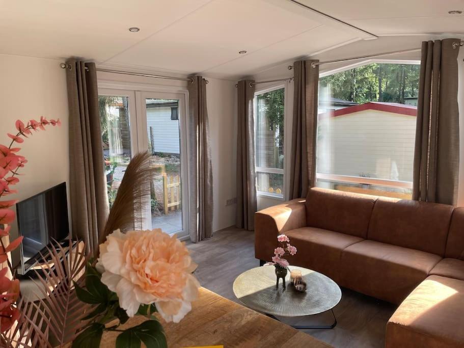 Chalet Toetje Op De Veluwe Hoenderloo Exteriör bild
