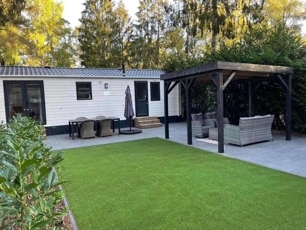 Chalet Toetje Op De Veluwe Hoenderloo Exteriör bild