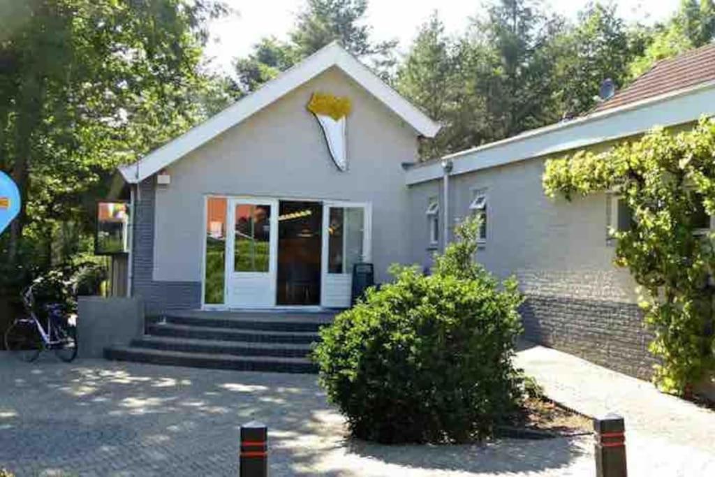 Chalet Toetje Op De Veluwe Hoenderloo Exteriör bild